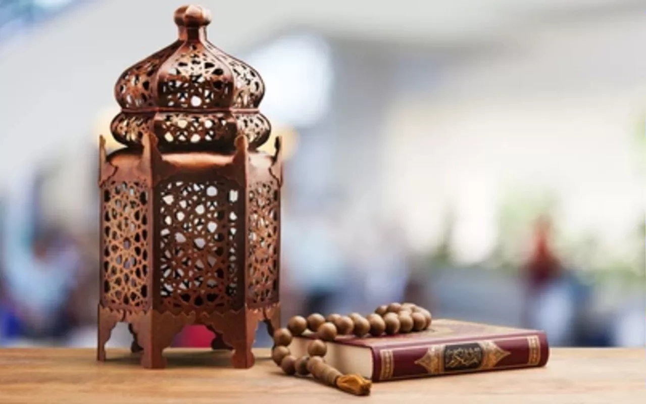 في اي سورة ذكر شهر رمضان في القران الكريم