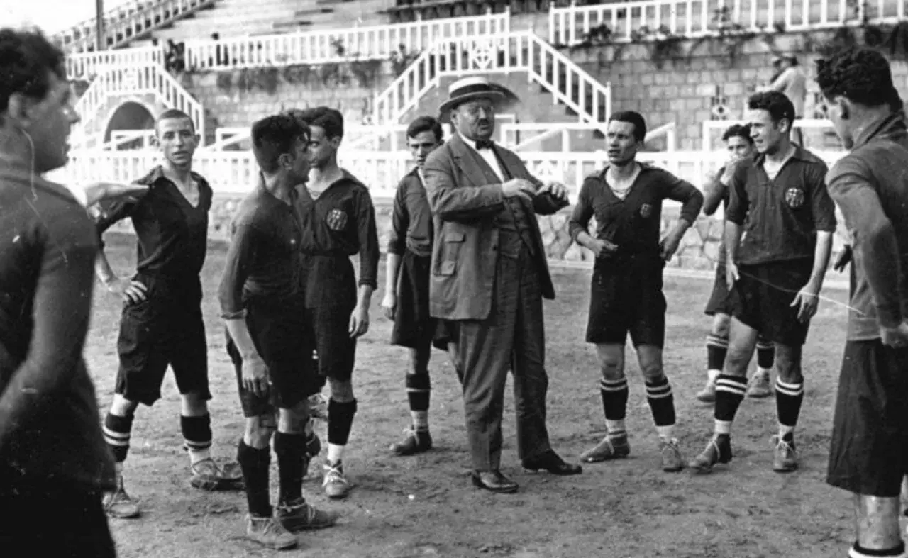 تاريخ تأسيس نادي برشلونة وبطولاته التاريخية التي حققها