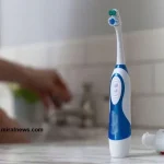 تنظيف الأسنان في البيت