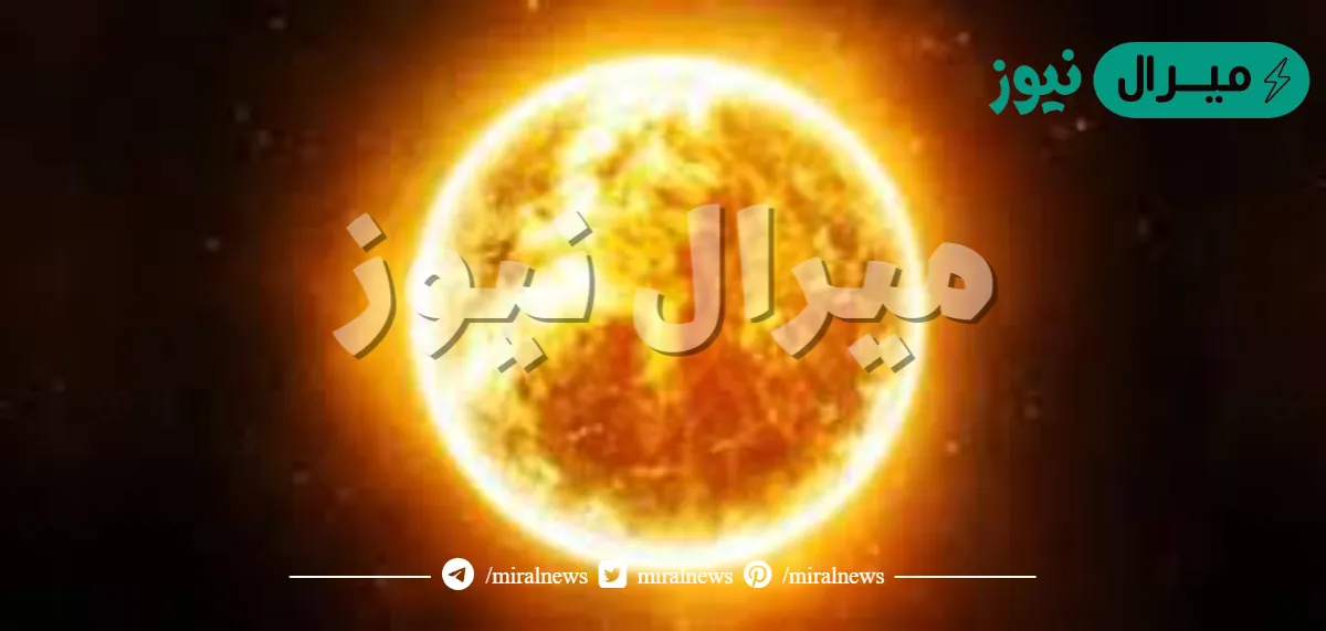 نجم كروي غازي ملتهب يشع ضوء وحرارة ويدور حوله عدد من الكواكب