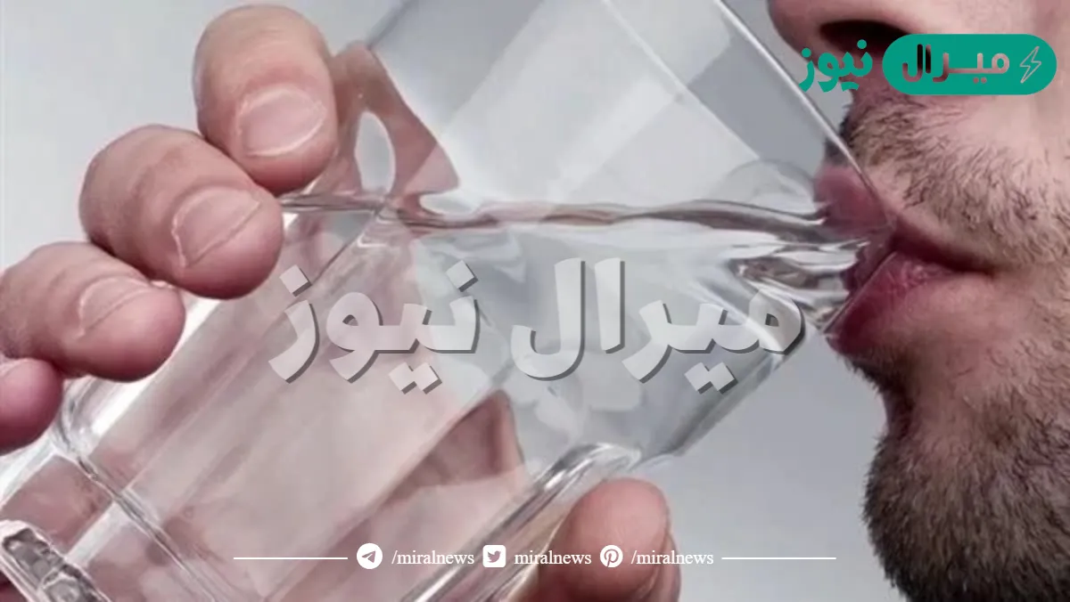 هل يجوز شرب الماء وقت الاذان