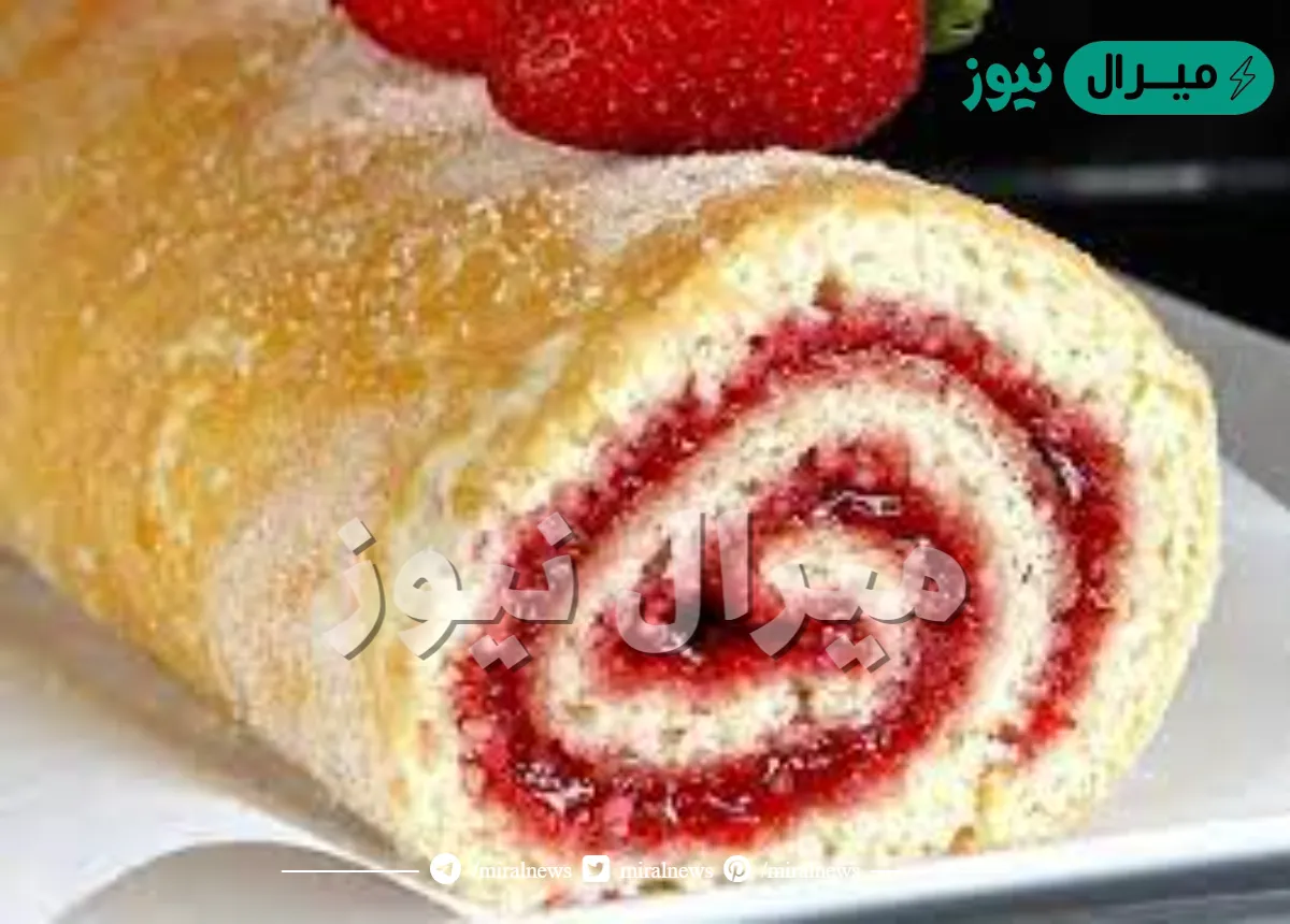 لو جربتيه هتحبي كل يوم تعمليه.. سويسرول الفراولة هش وخفيف هبعجب كل الأسرة بتكاليف بسيطة والطعم حكاية