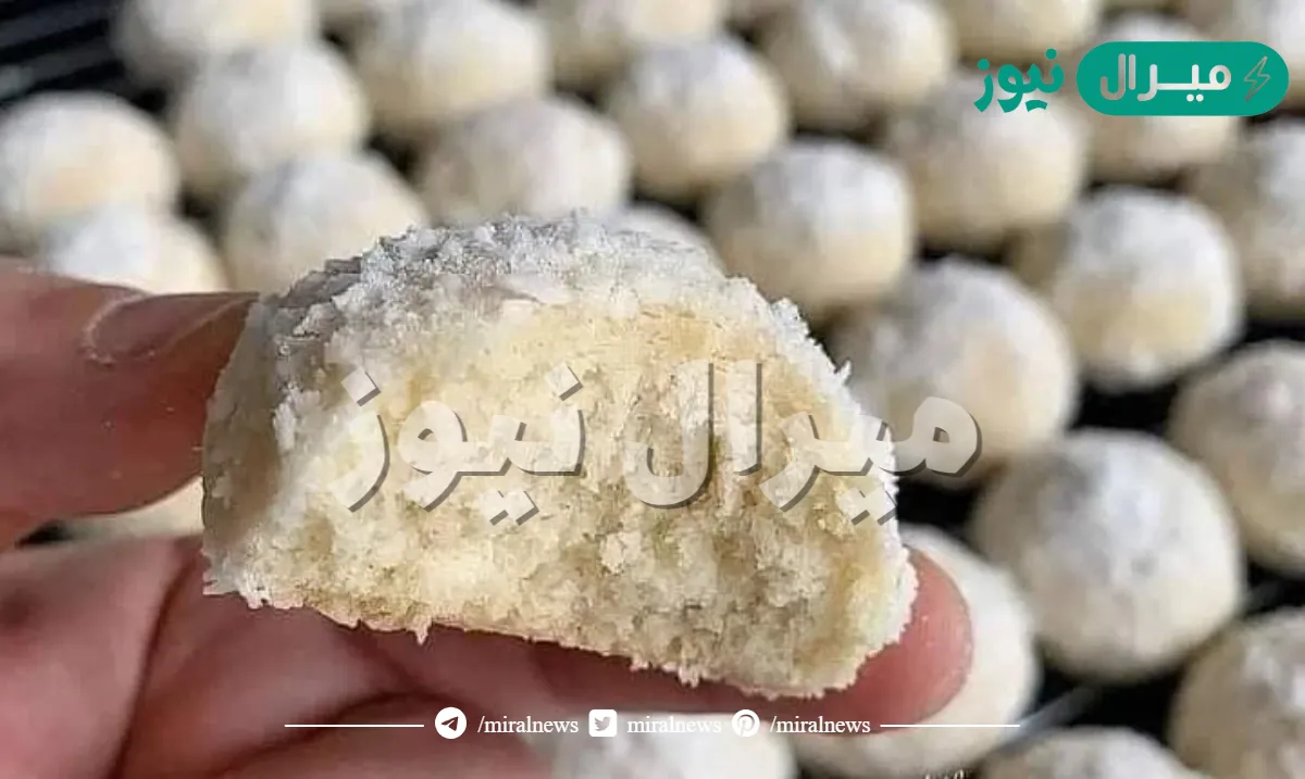 بكوبين دقيق وكوب سكر.. طريقة عمل بسكويت جوز الهند في البيت بمكونات متوفرة وخطوات بسيطة وسهلة