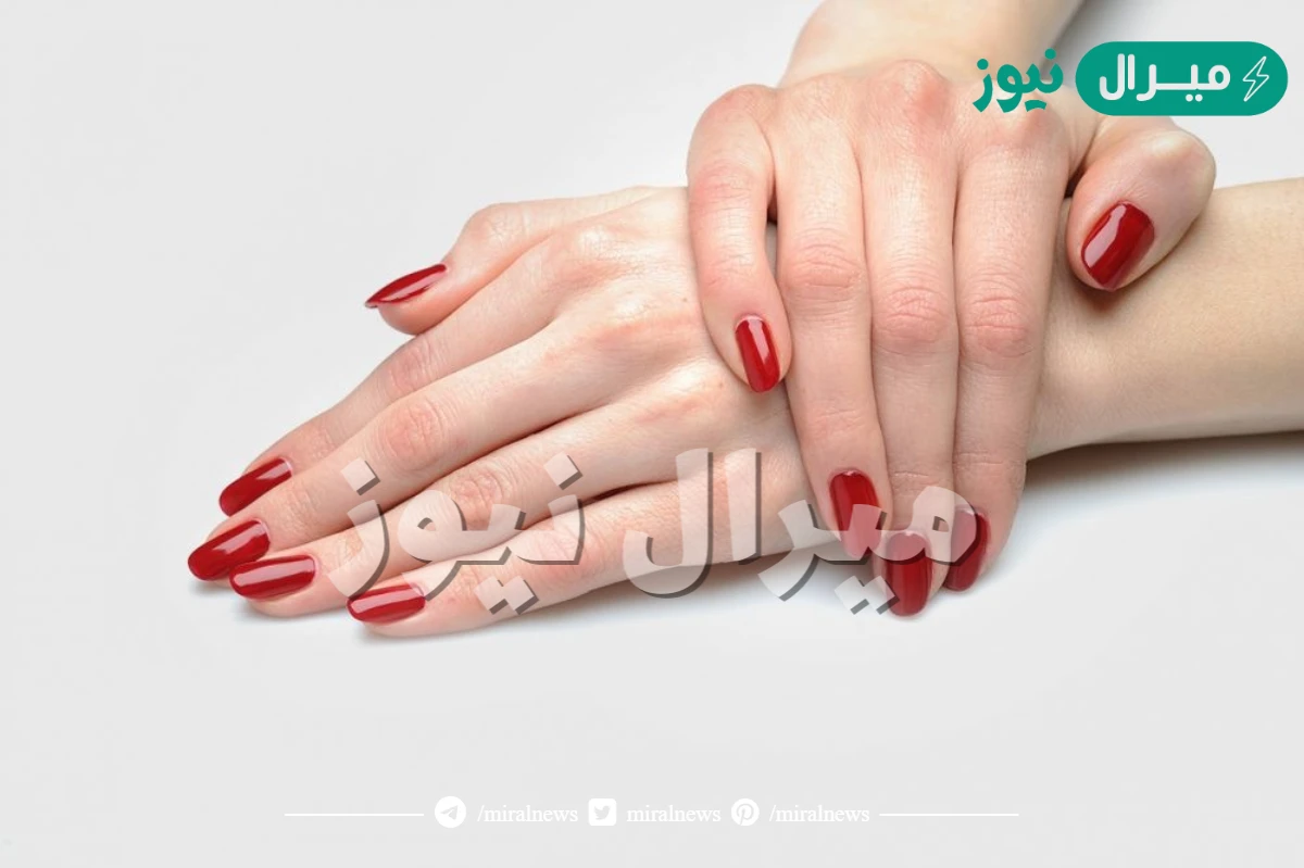 هل تجوز الصلاة بالمناكير