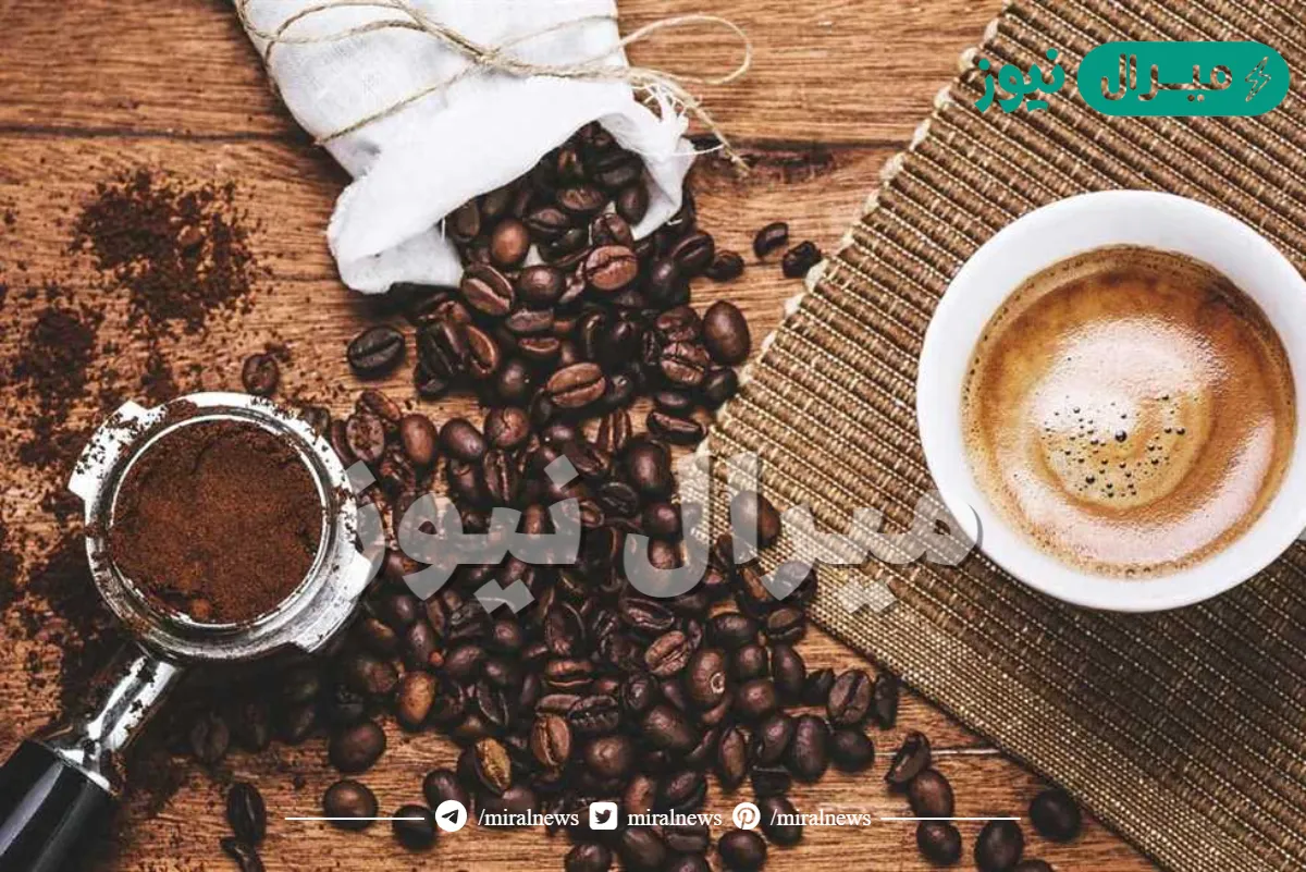 تشرب القهوة في فنجان وتؤكل الكعكة في ؟