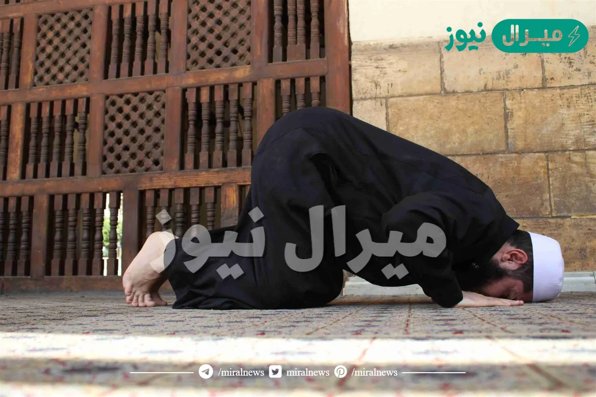 يسقط شرط استقبال القبلة في حالات منها