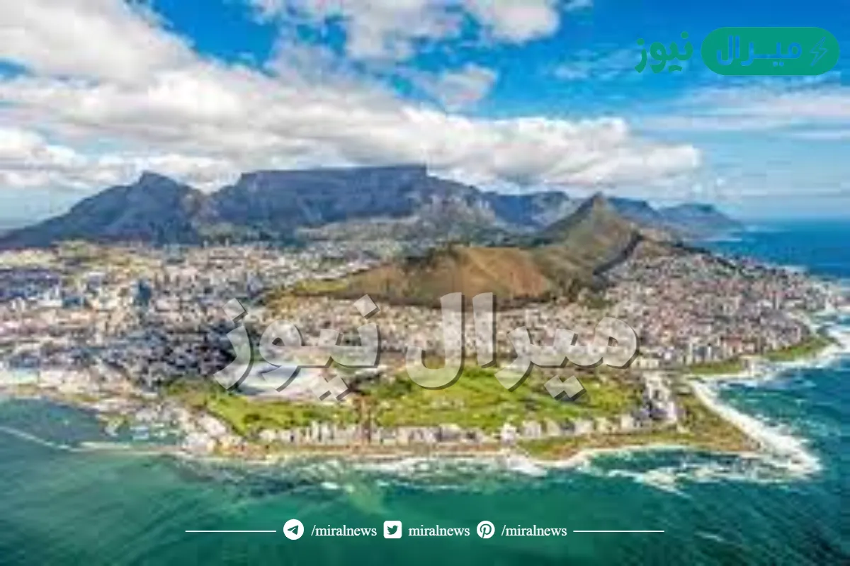 كيب تاون في النصف