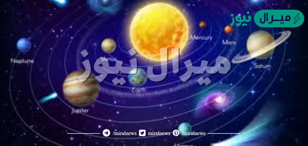 هي أصغر من الكواكب وينتشر فيها عدد كبير من الكتل الصخريه التي تختلف في أشكالها واحجامها