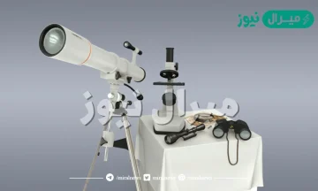 يتم تركيز الضوء القادم من الجرم السماوي البعيد اولا في المنظار الكاسر من خلال