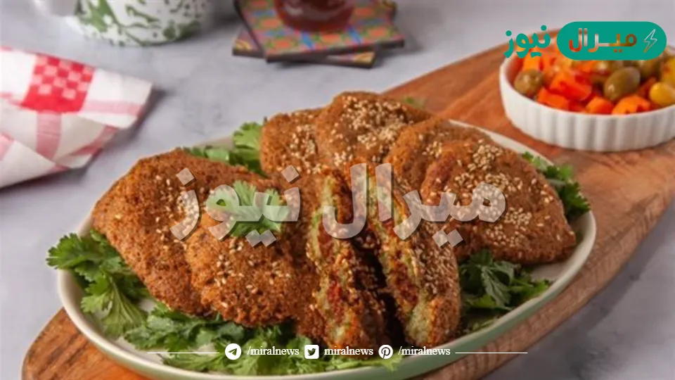 أسرار نجاح الطعمية الهشة في البيت مثل المطاعم مقرمشة ومنفوشة مع صوص الطحينة